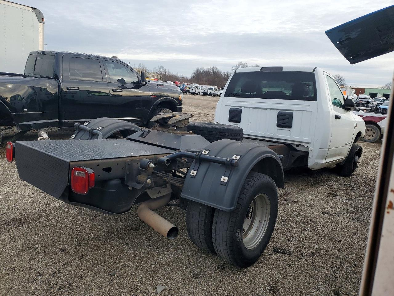 2021 RAM 3500 TRUCK CAB AND CHASSIS photo 9