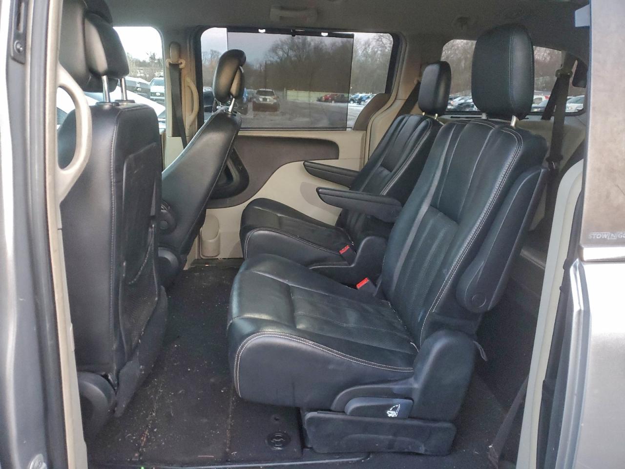 2013 CHRYSLER TOWN & COUNTRY TOURING L photo 11