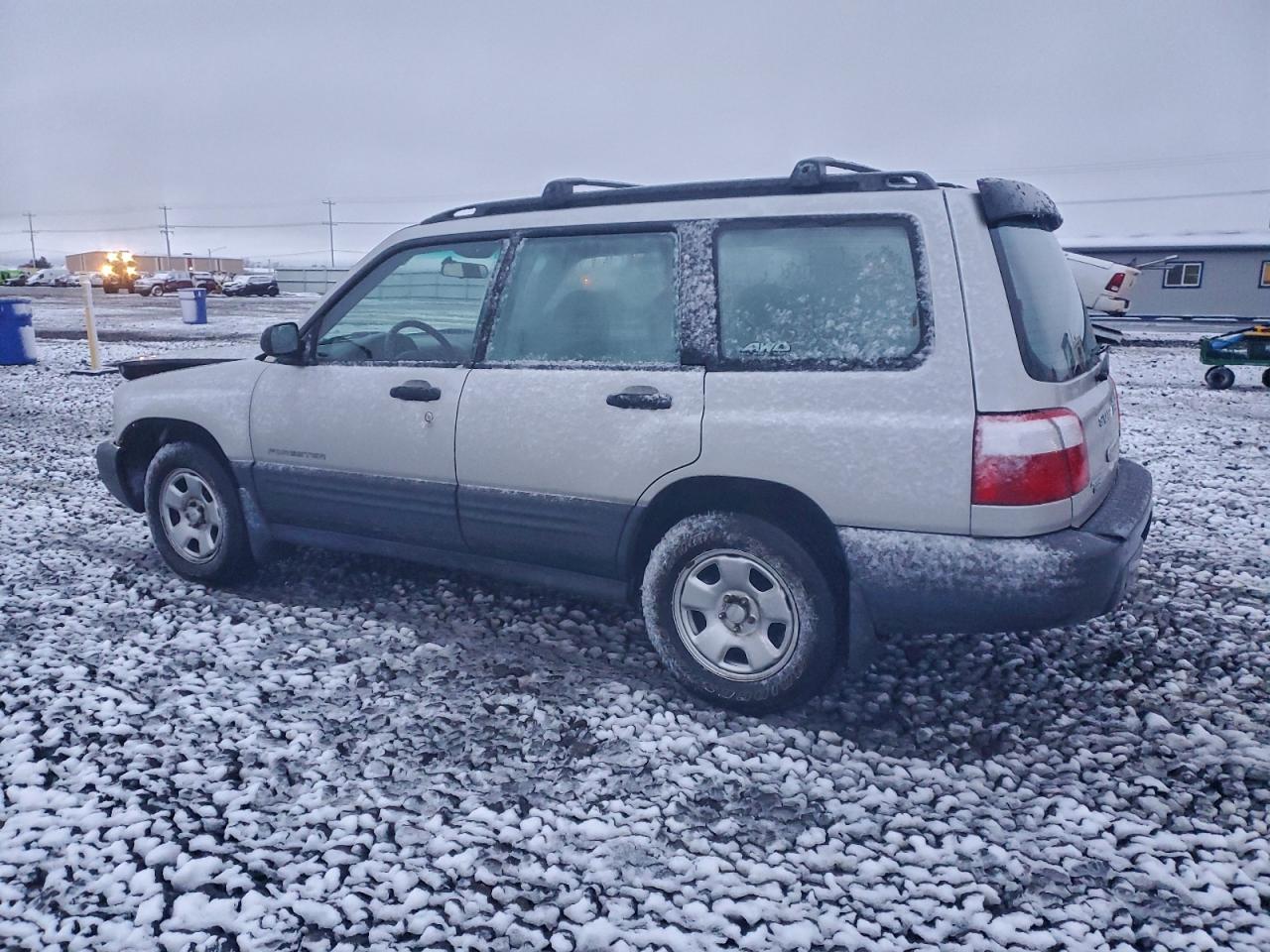 2001 SUBARU FORESTER L photo 2