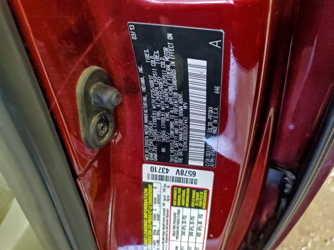 2013 TOYOTA SIENNA XLE photo 25