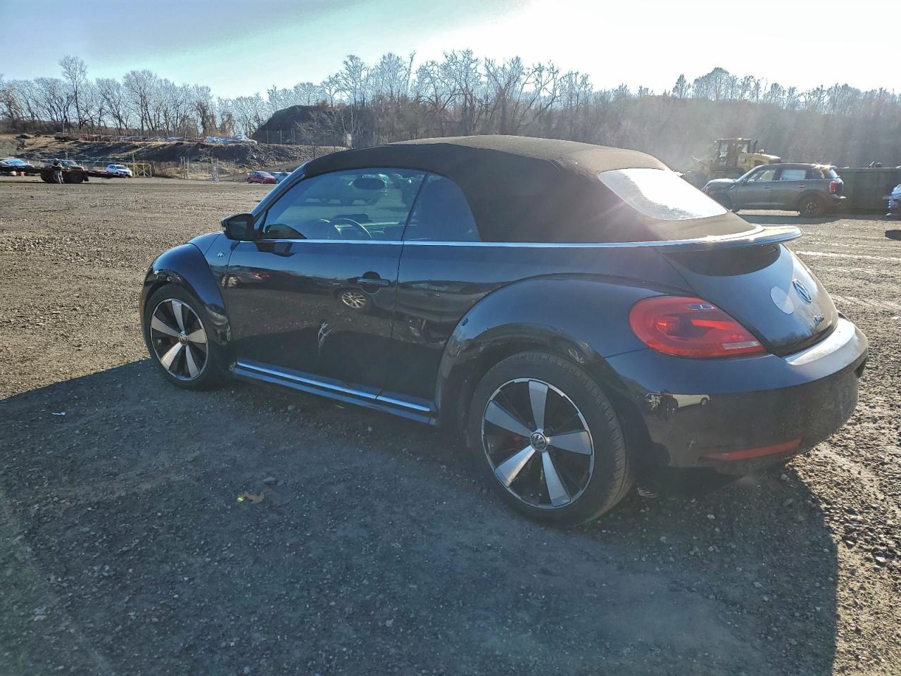 2015 VOLKSWAGEN BEETLE R-LINE photo 3