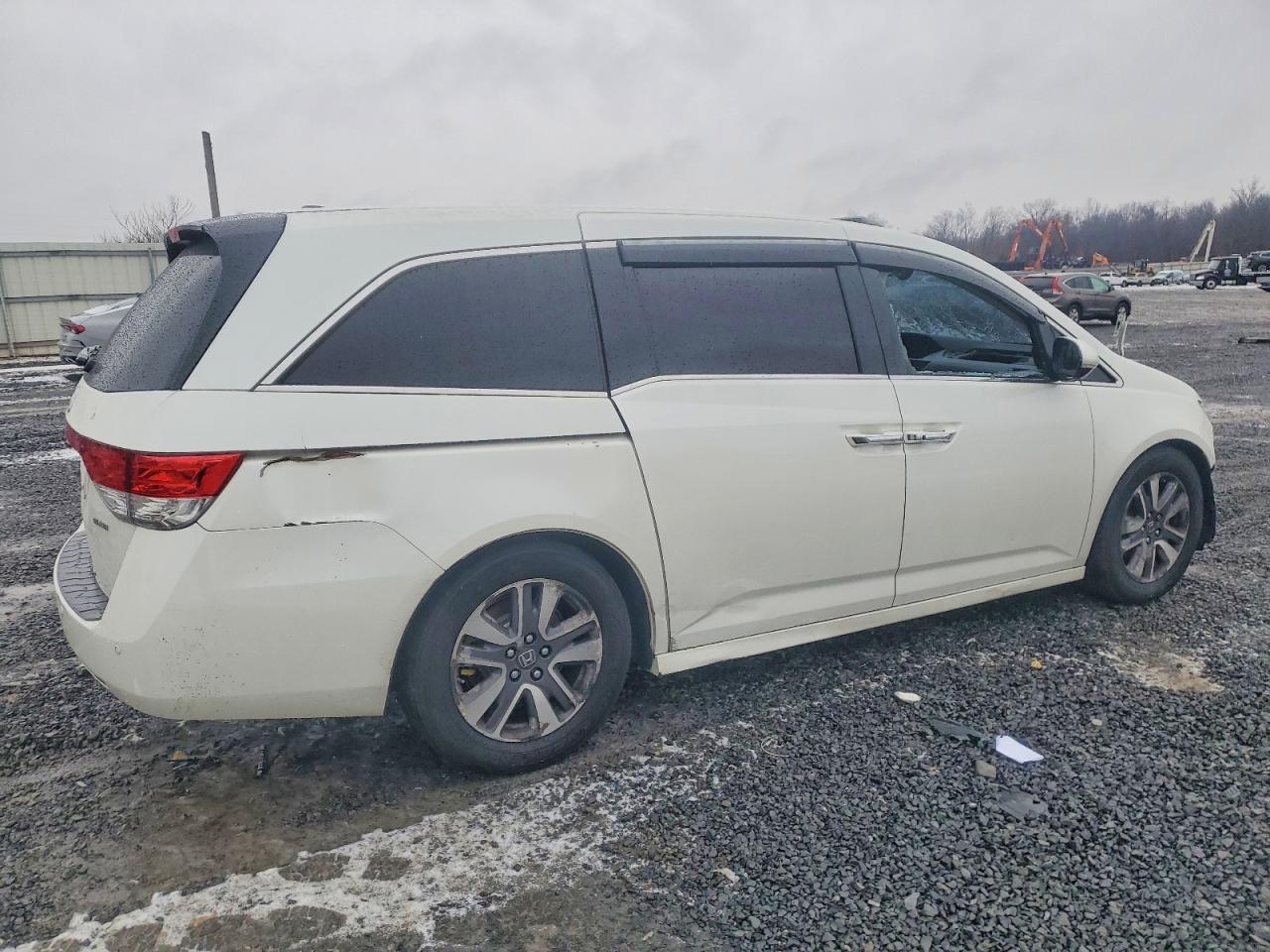2014 HONDA ODYSSEY TOURING photo 3