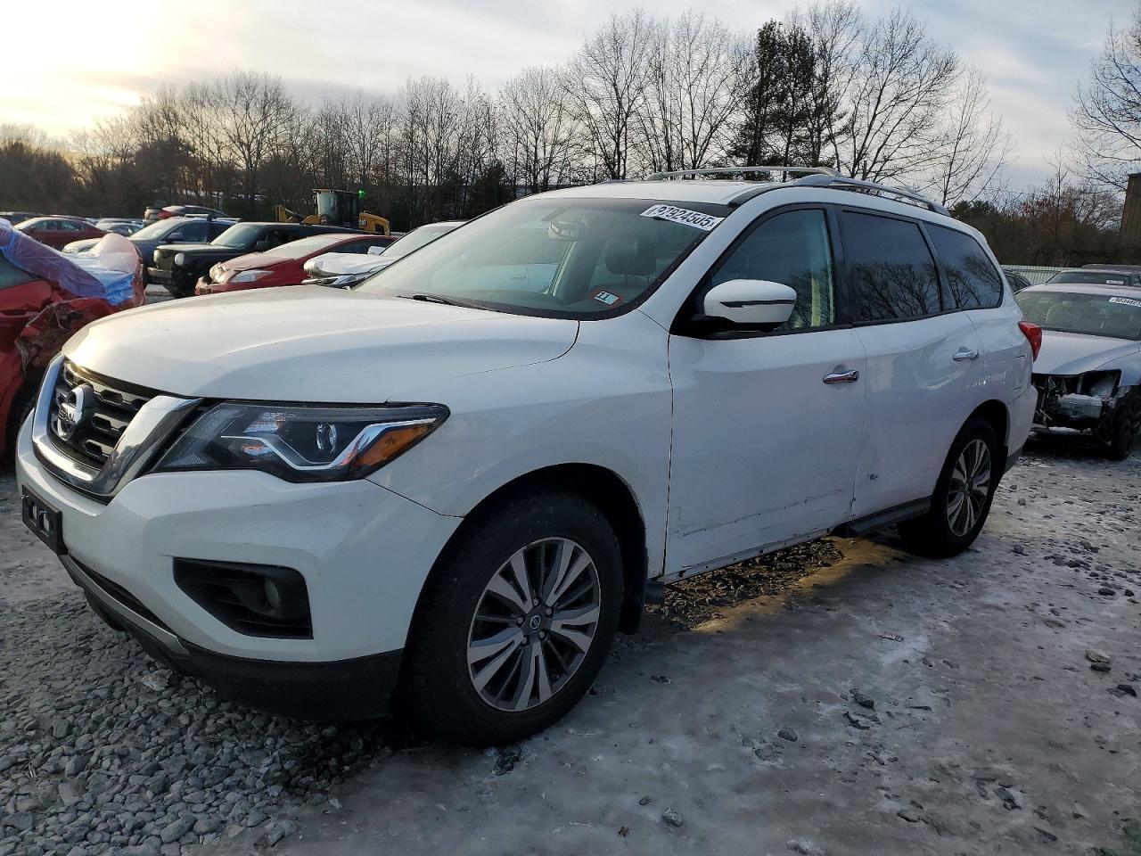 2017 NISSAN PATHFINDER