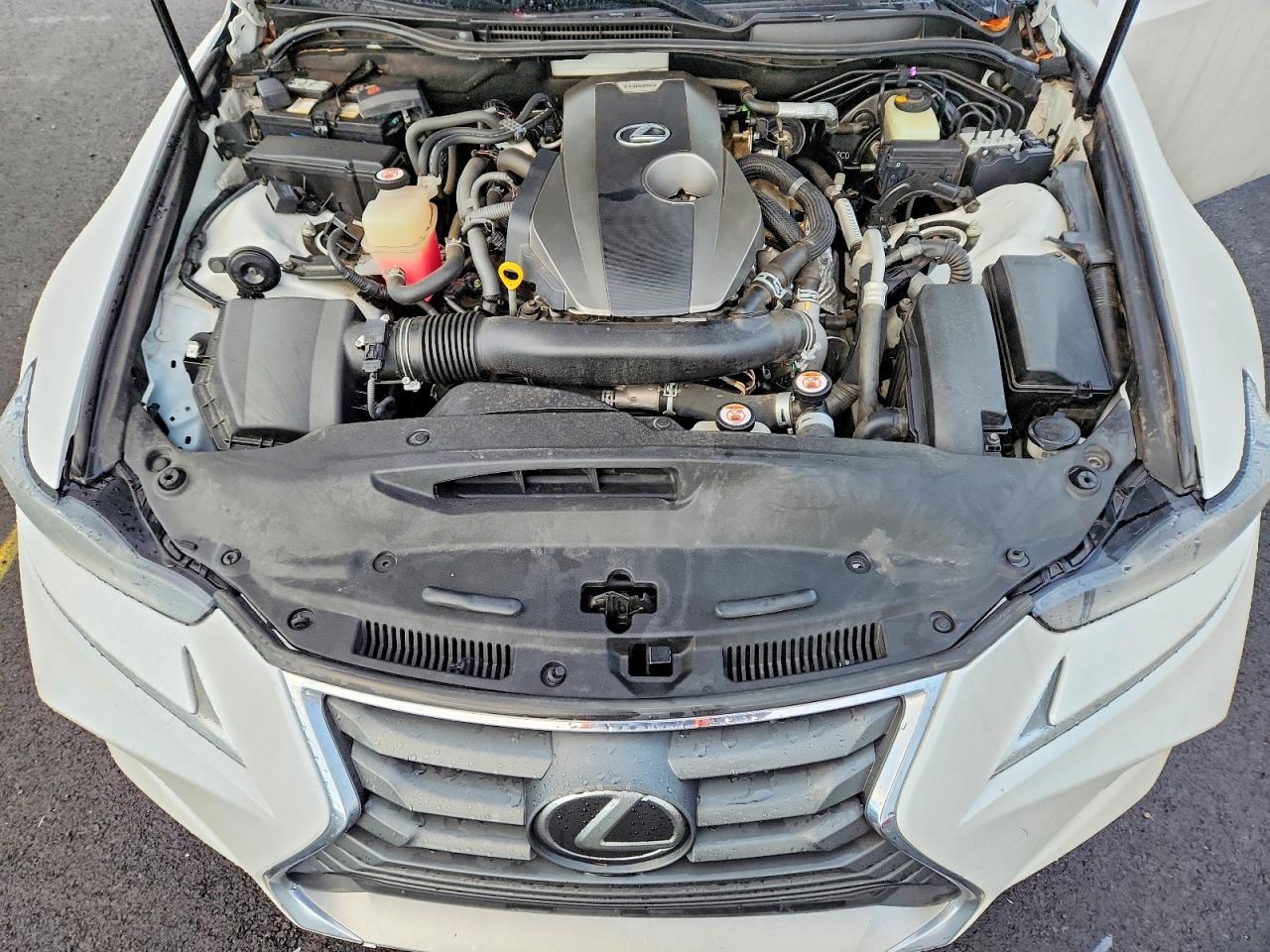 2017 LEXUS IS photo 11