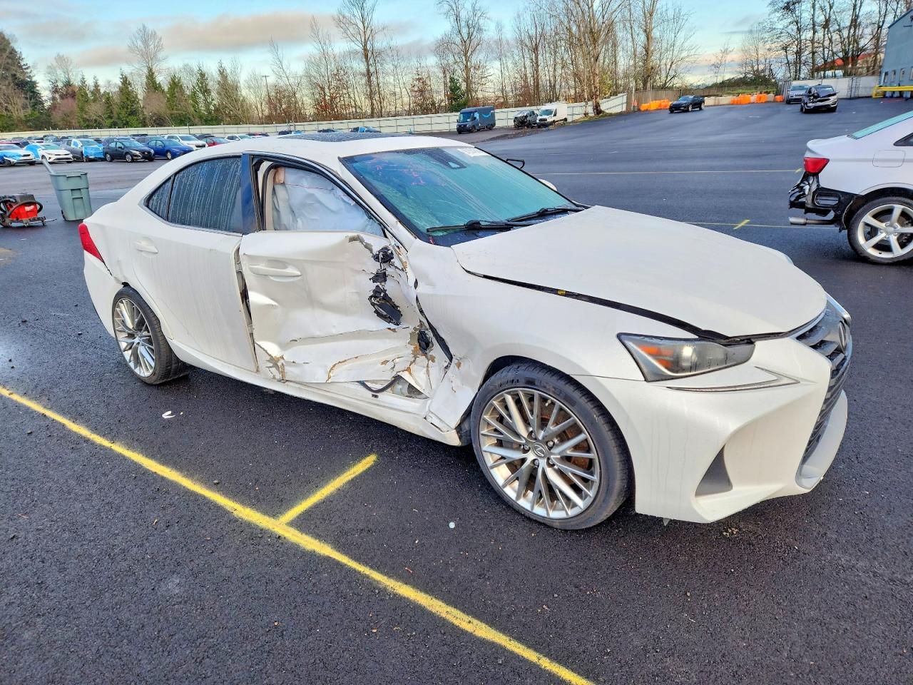 2017 LEXUS IS photo 4
