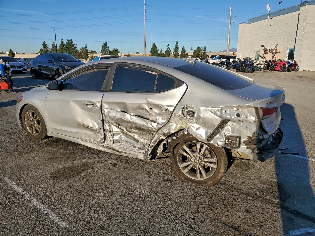 2018 HYUNDAI ELANTRA SEL photo 2