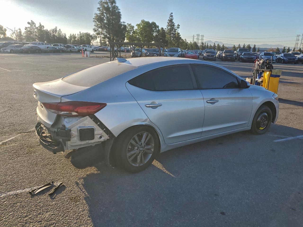 2018 HYUNDAI ELANTRA SEL photo 3