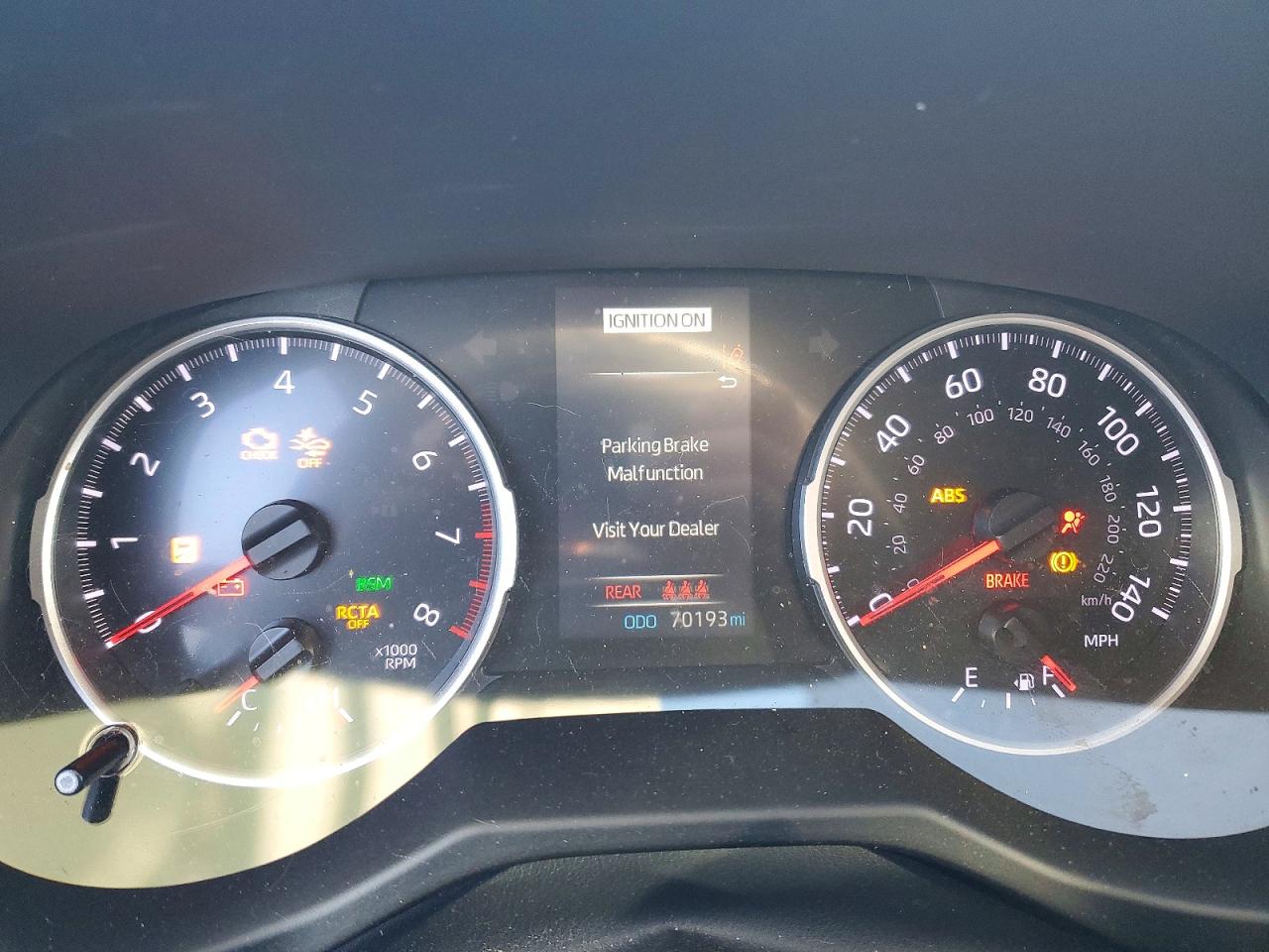 2021 TOYOTA RAV4 XLE photo 9