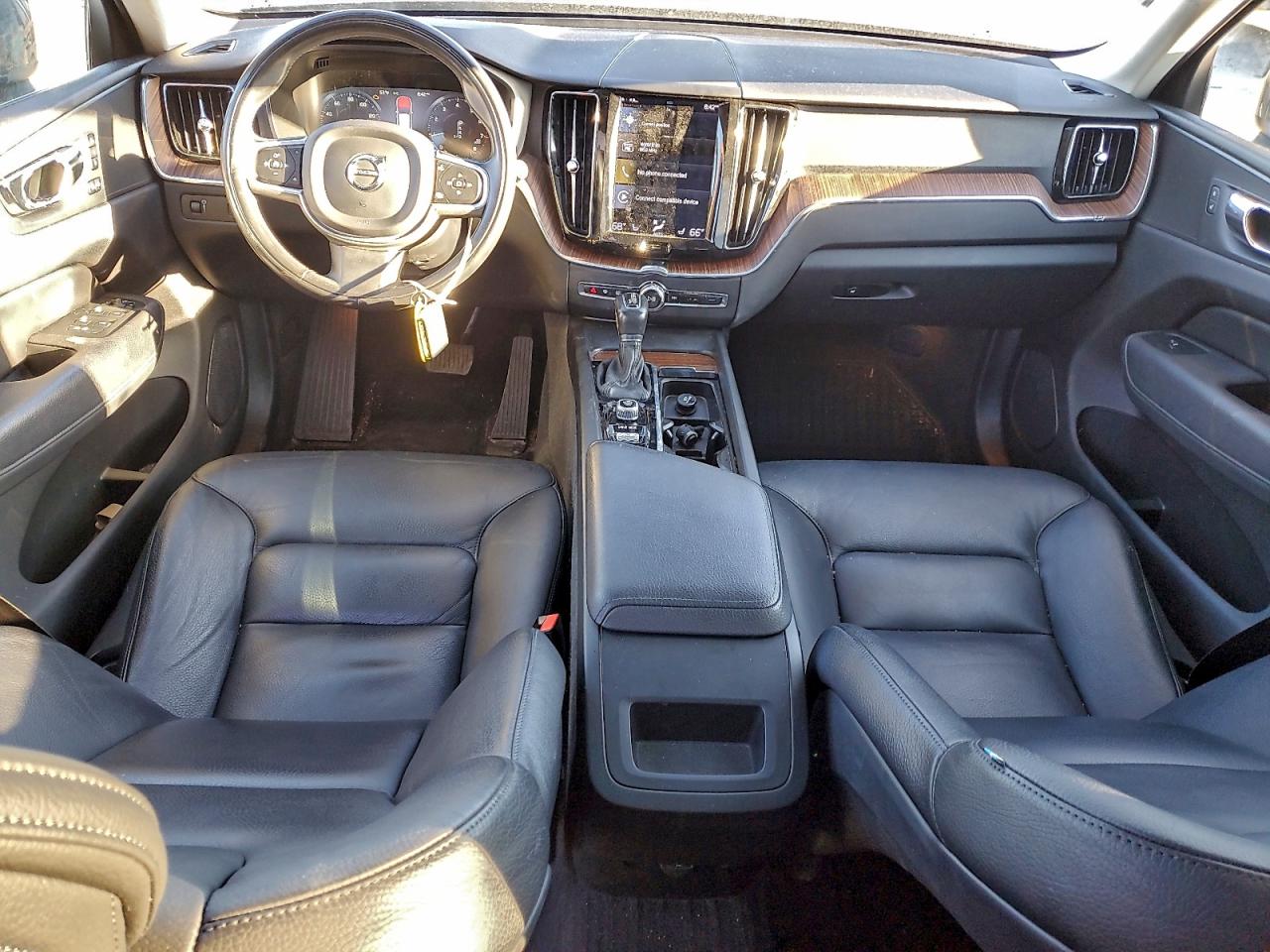 2021 VOLVO XC60 T6 MOMENTUM photo 8