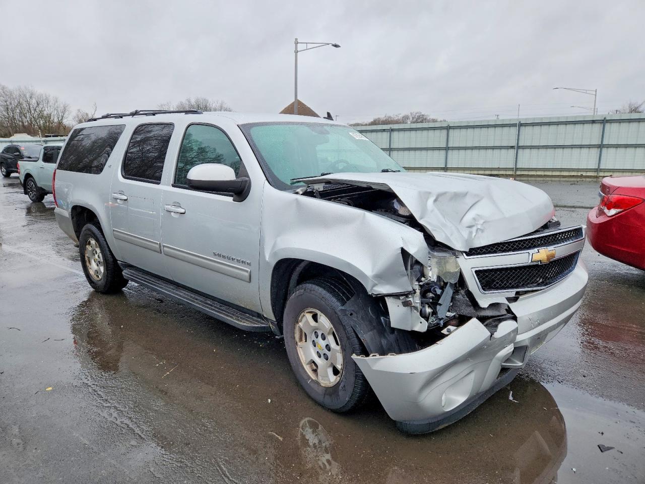 2011 CHEVROLET SUBURBAN K1500 LT photo 4