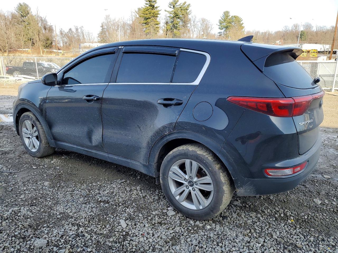 2018 KIA SPORTAGE LX photo 3