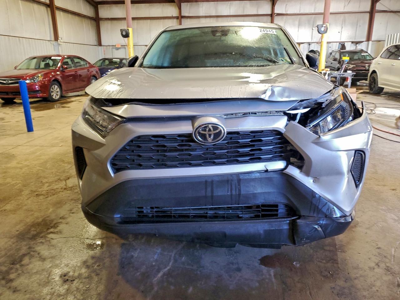 2022 TOYOTA RAV4 LE photo 9