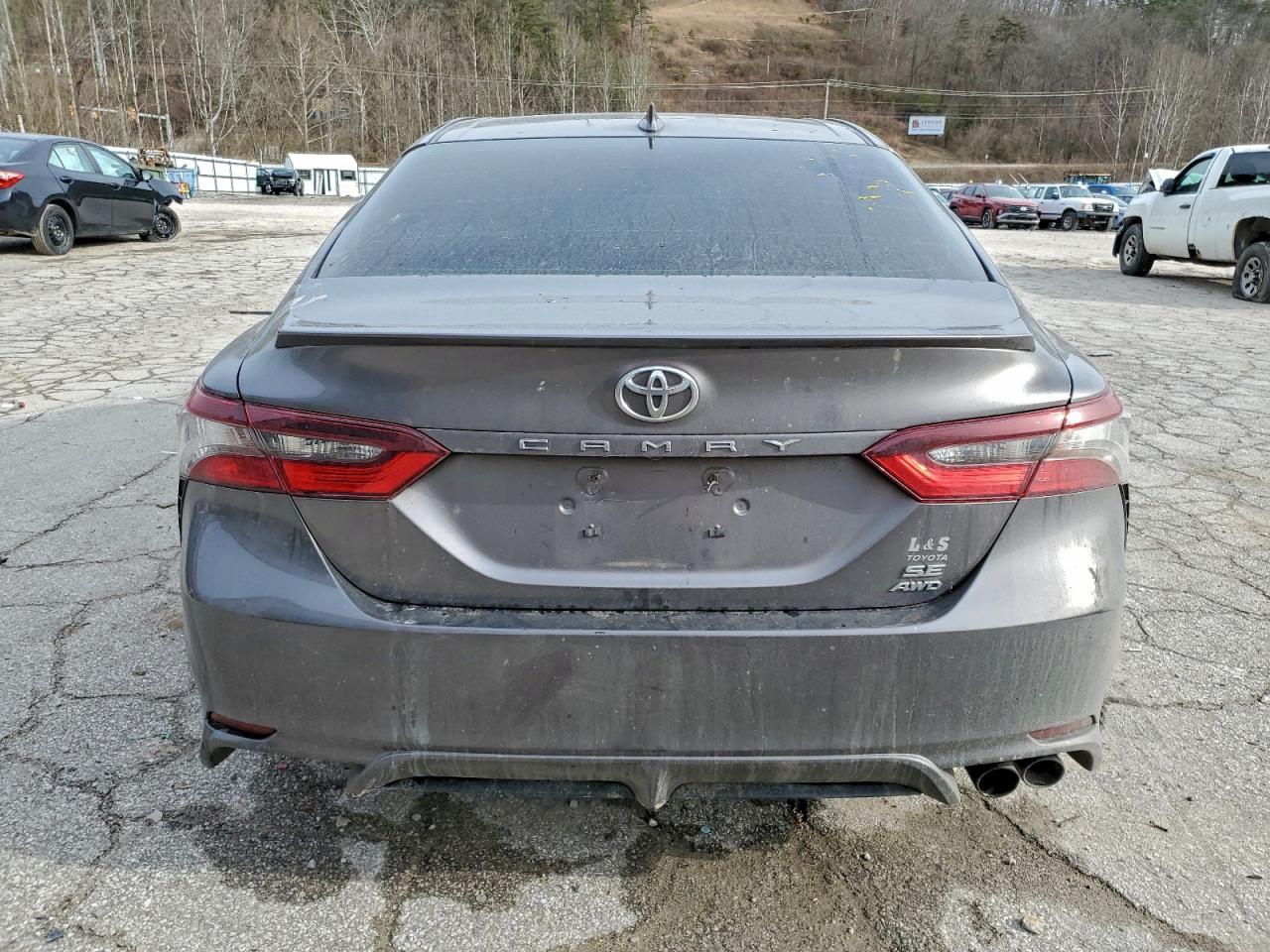 2021 TOYOTA CAMRY SE photo 6