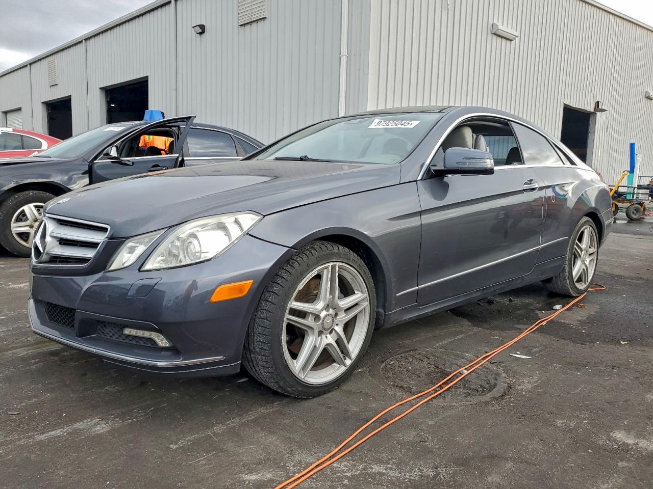 2011 MERCEDES-BENZ E