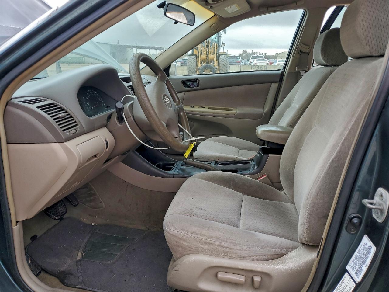 2003 TOYOTA CAMRY LE photo 13