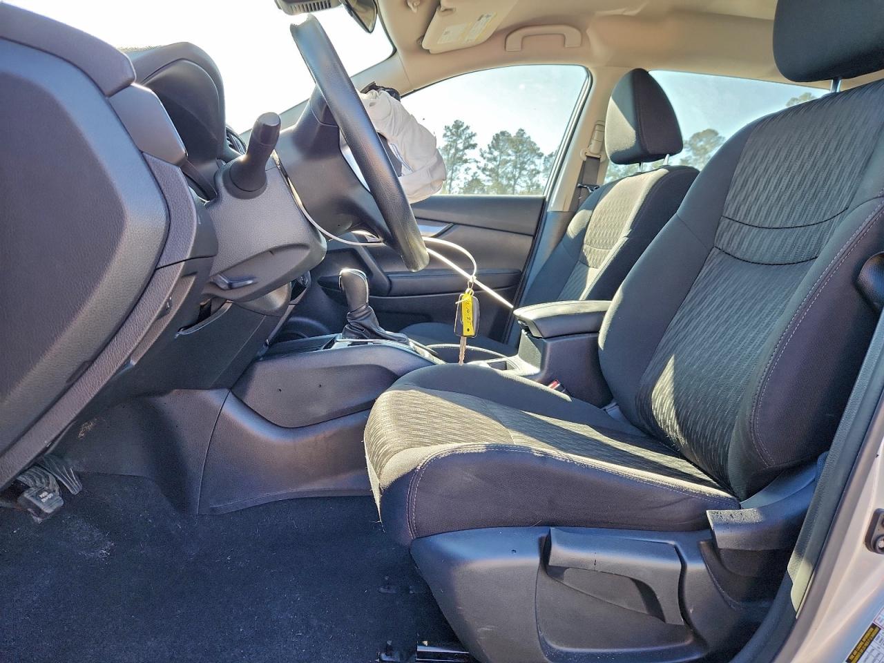 2020 NISSAN ROGUE S photo 13