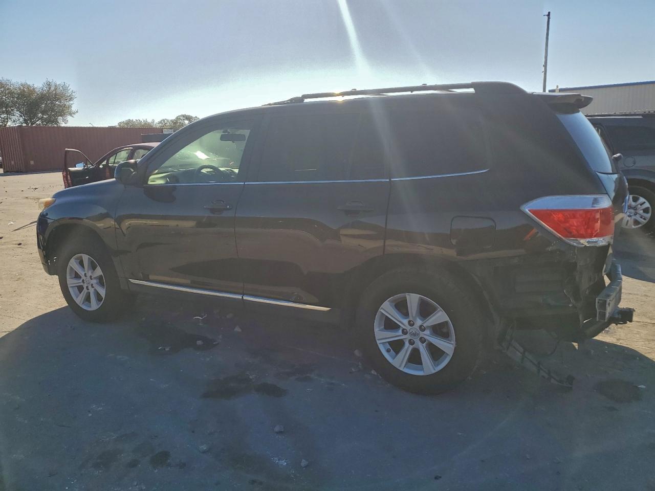 2012 TOYOTA HIGHLANDER BASE photo 3
