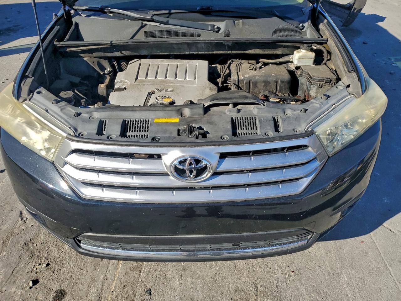 2012 TOYOTA HIGHLANDER BASE photo 23
