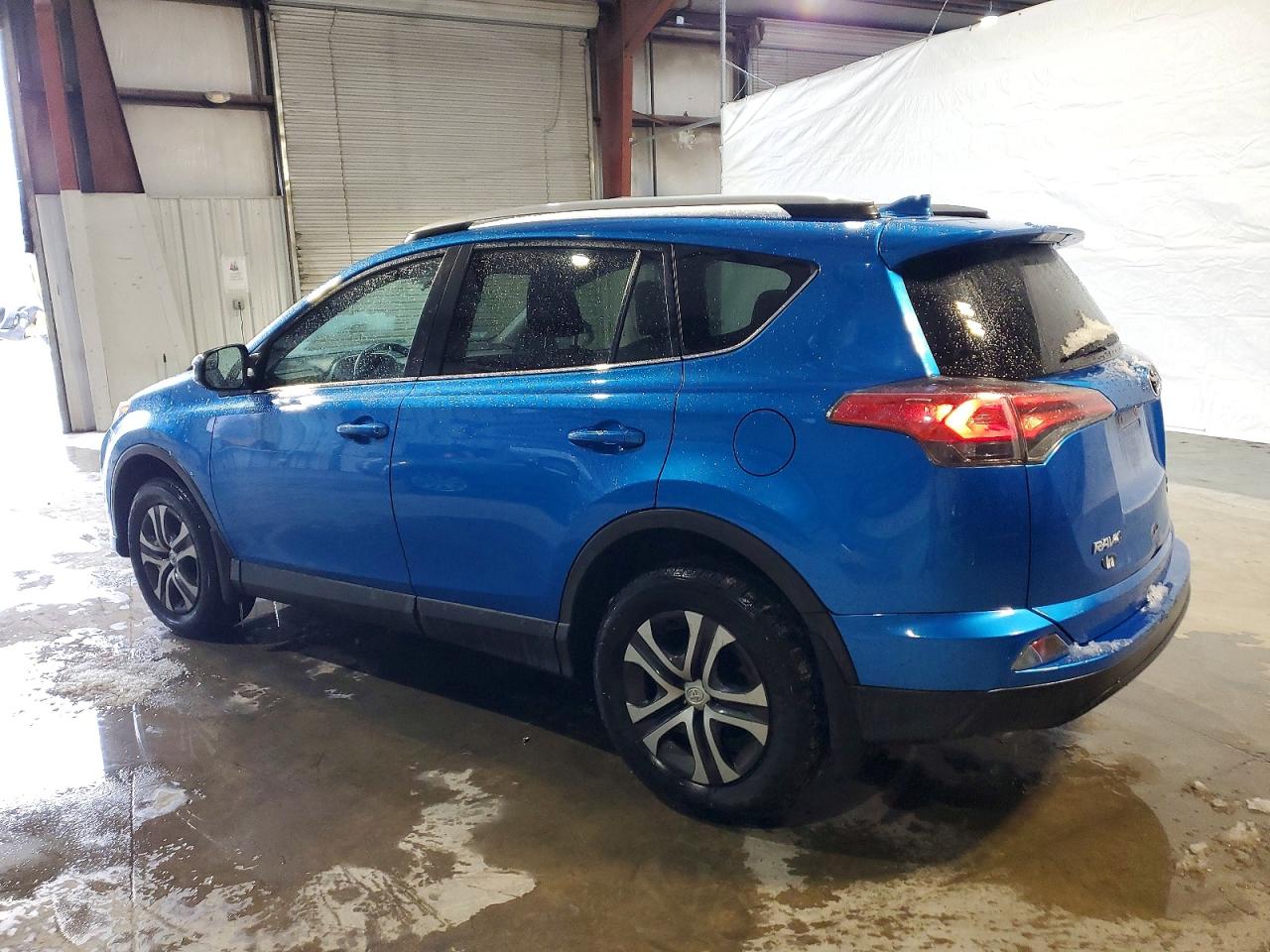 2016 TOYOTA RAV4 LE photo 3