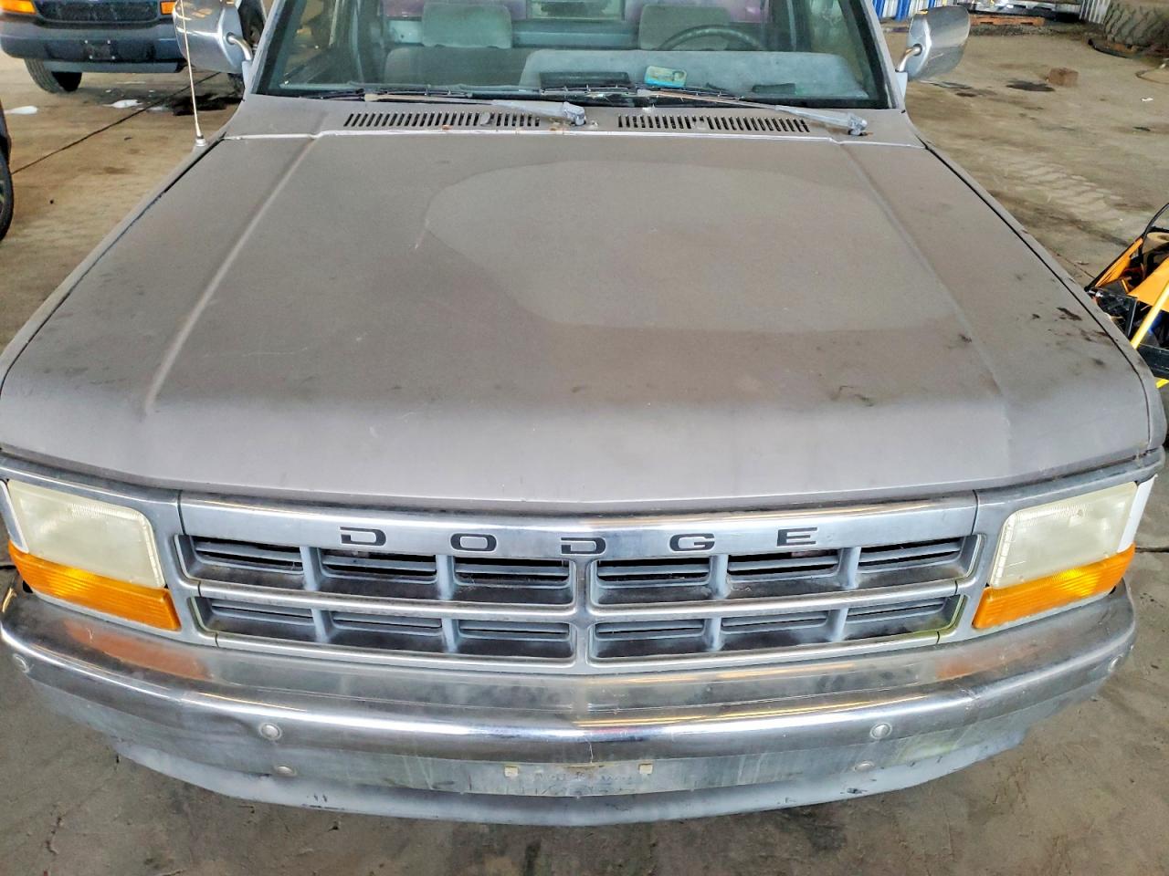 1993 DODGE DAKOTA photo 11