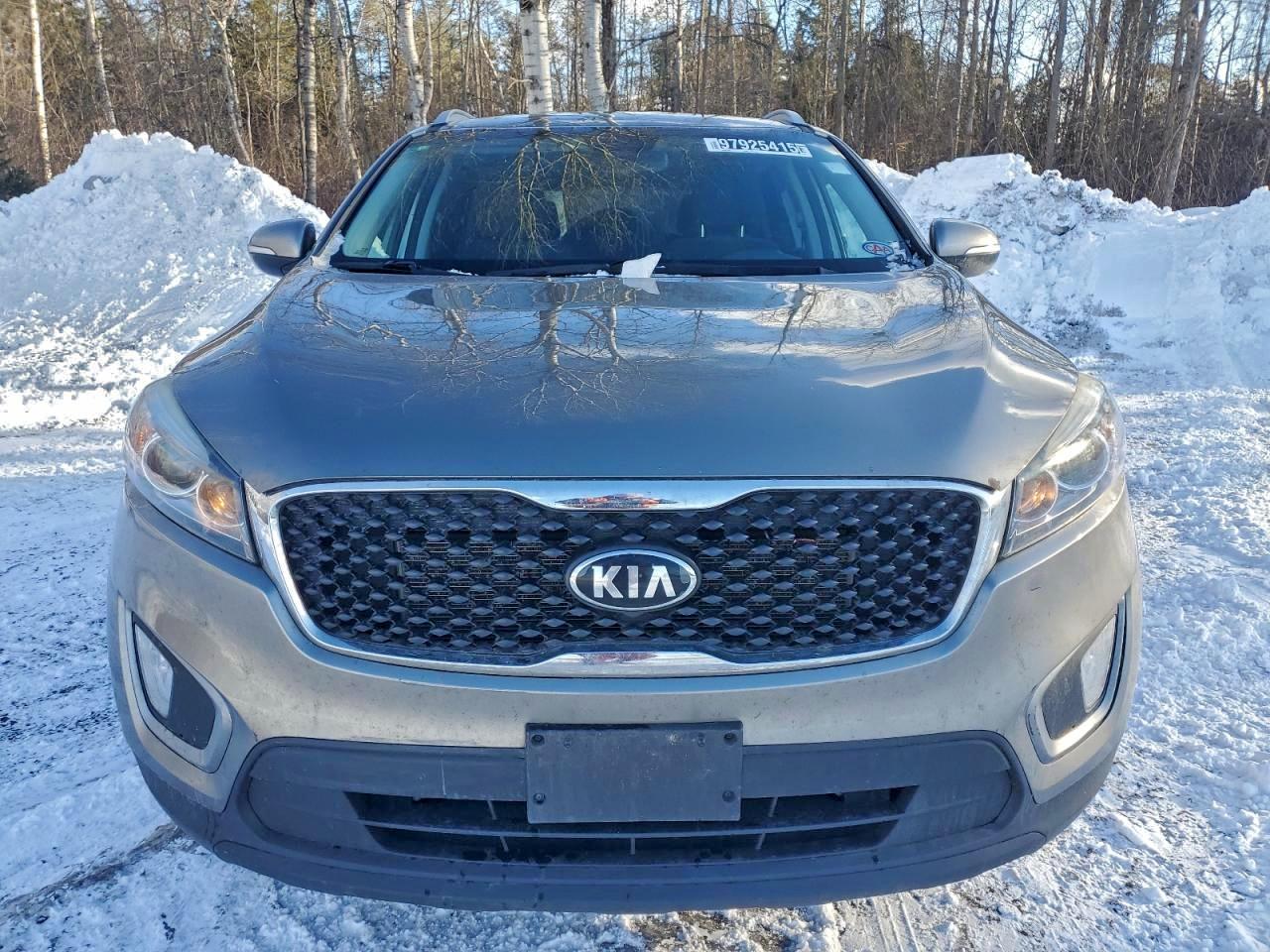 2016 KIA SORENTO LX photo 5