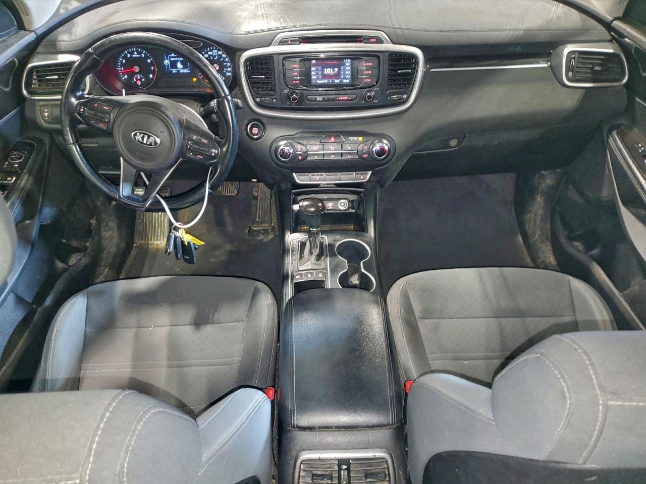 2016 KIA SORENTO LX photo 8