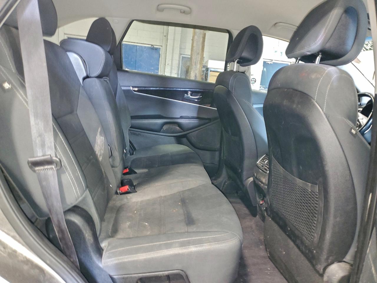 2016 KIA SORENTO LX photo 11