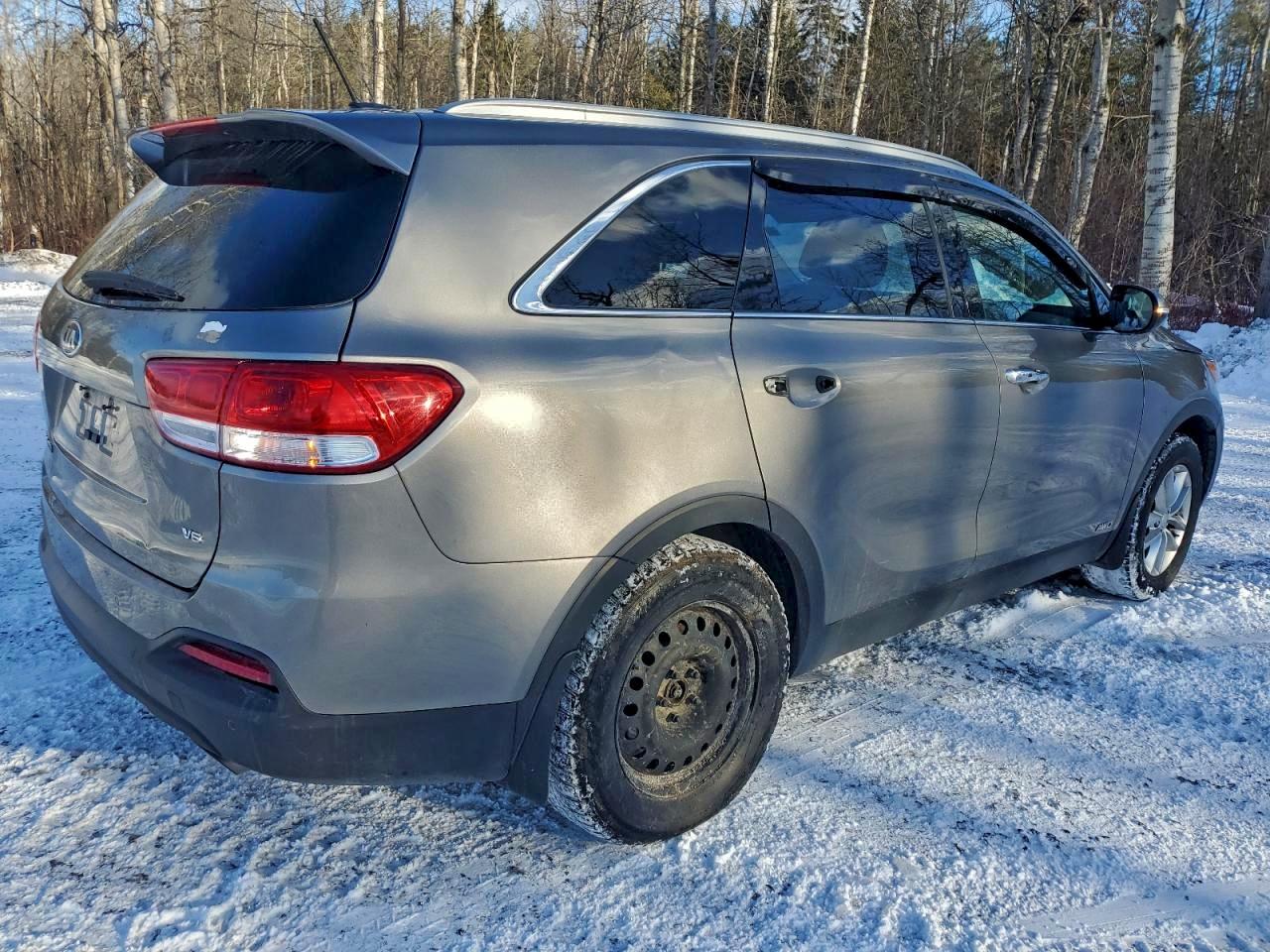 2016 KIA SORENTO LX photo 3