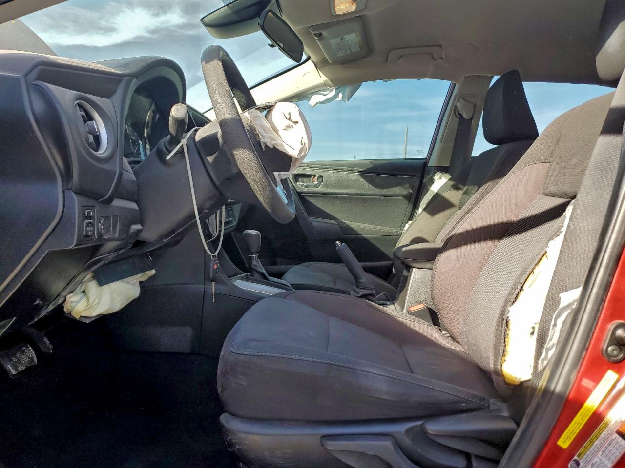 2018 TOYOTA COROLLA L photo 13