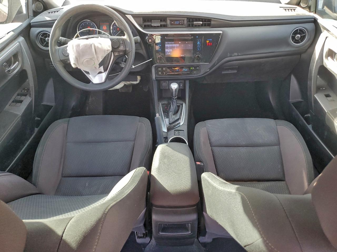 2018 TOYOTA COROLLA L photo 15