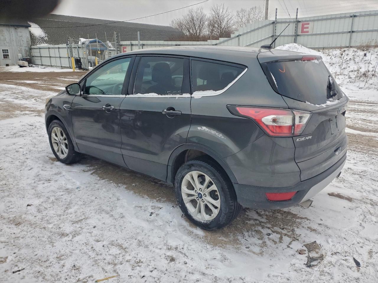 2017 FORD ESCAPE SE photo 3