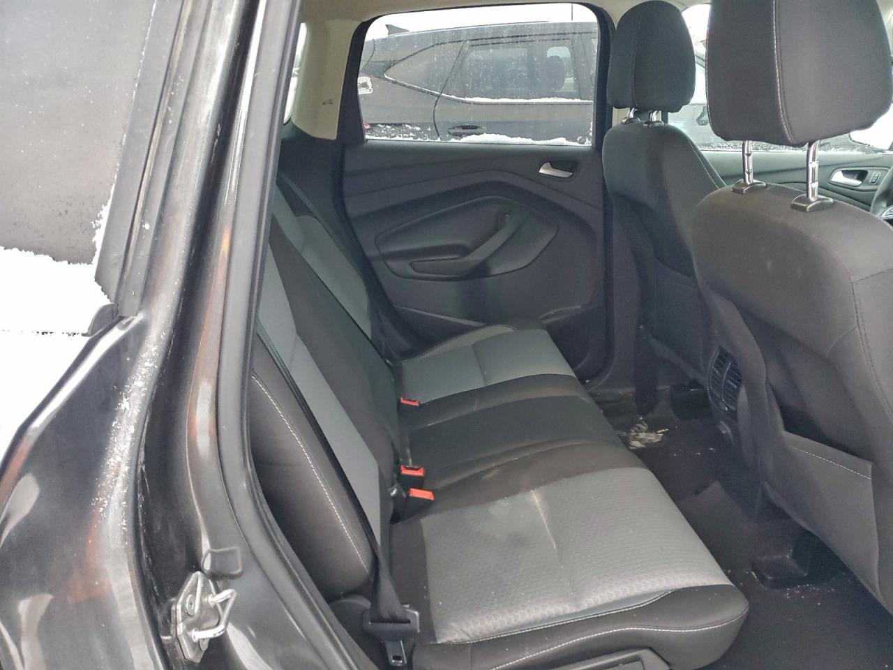 2017 FORD ESCAPE SE photo 19