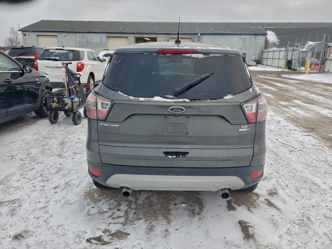 2017 FORD ESCAPE SE photo 11