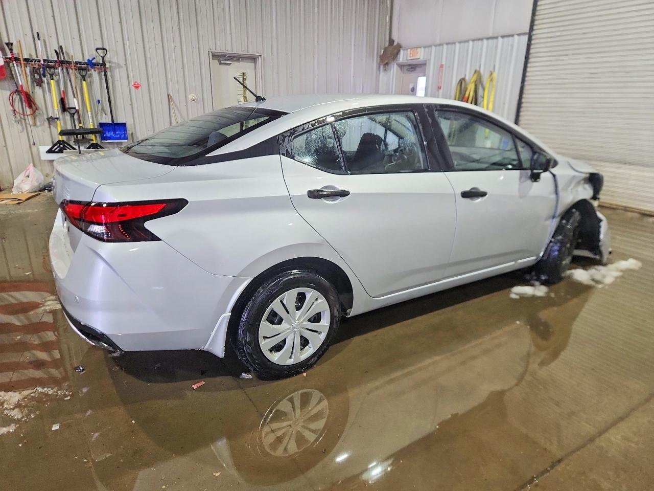 2021 NISSAN VERSA S photo 5