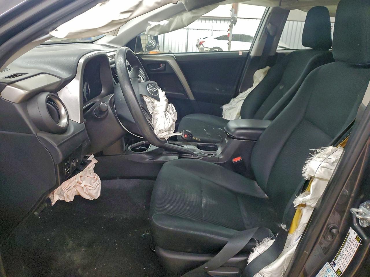 2018 TOYOTA RAV4 LE photo 13