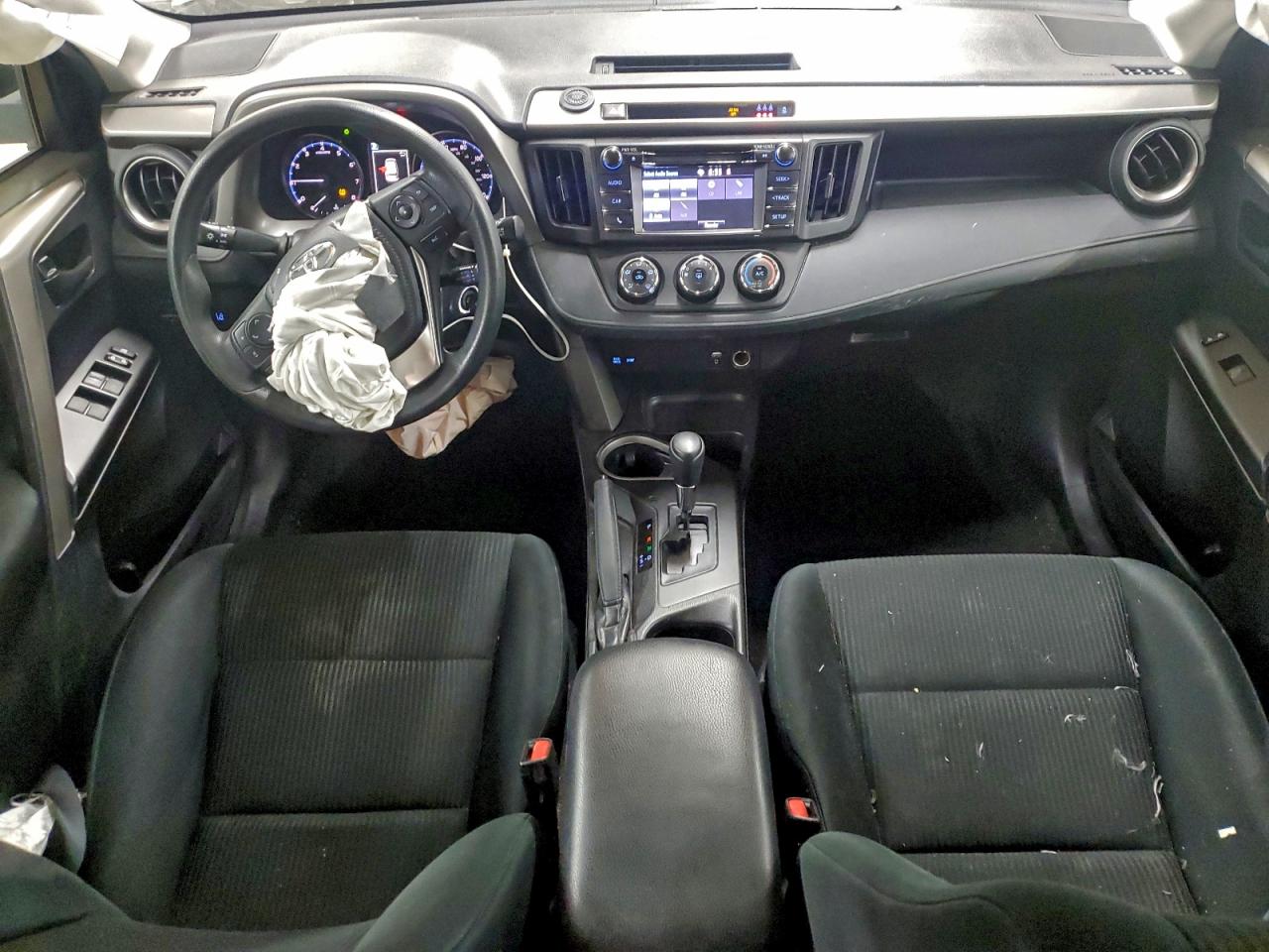 2018 TOYOTA RAV4 LE photo 15
