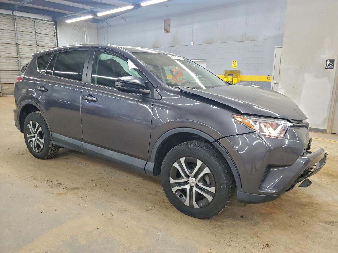 2018 TOYOTA RAV4 LE photo 7