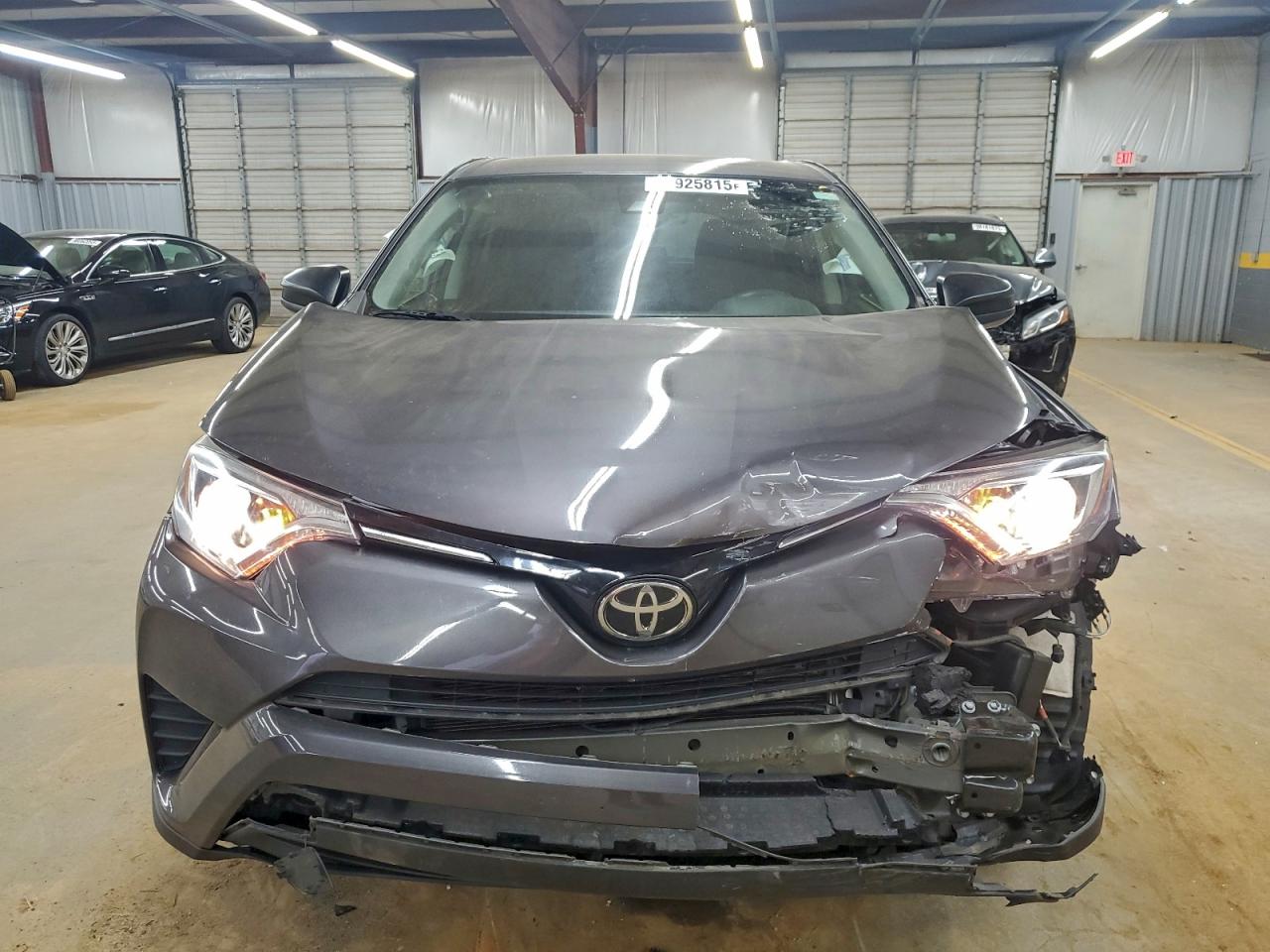 2018 TOYOTA RAV4 LE photo 9