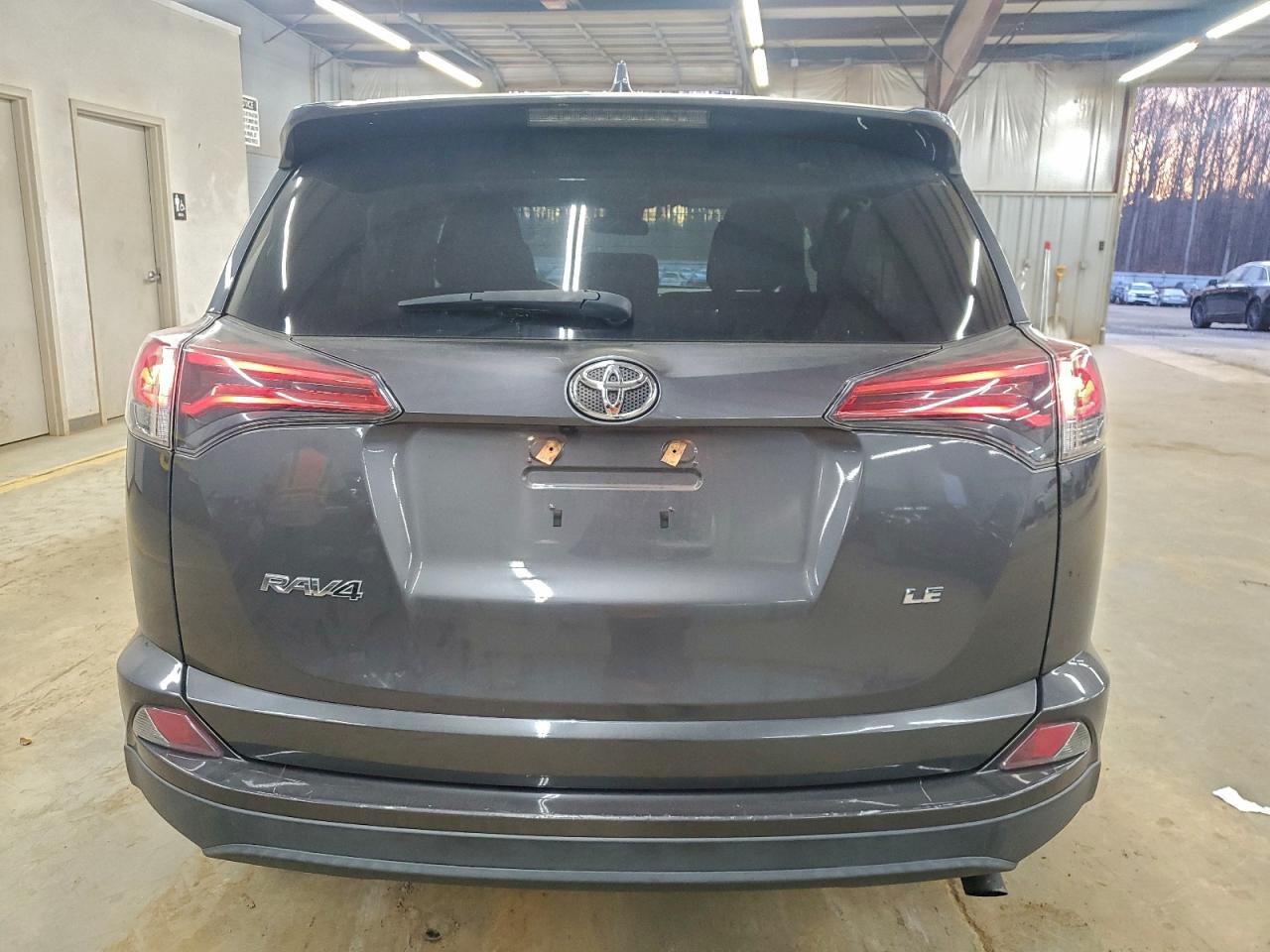 2018 TOYOTA RAV4 LE photo 11