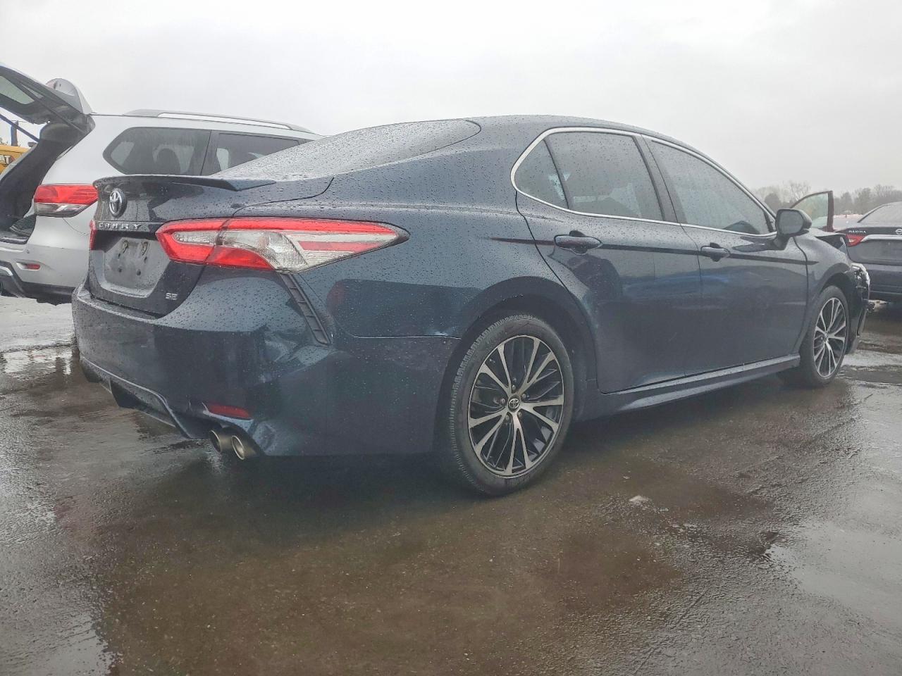 2018 TOYOTA CAMRY L photo 7