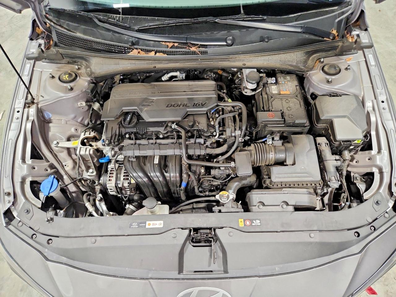 2025 HYUNDAI ELANTRA SE photo 31