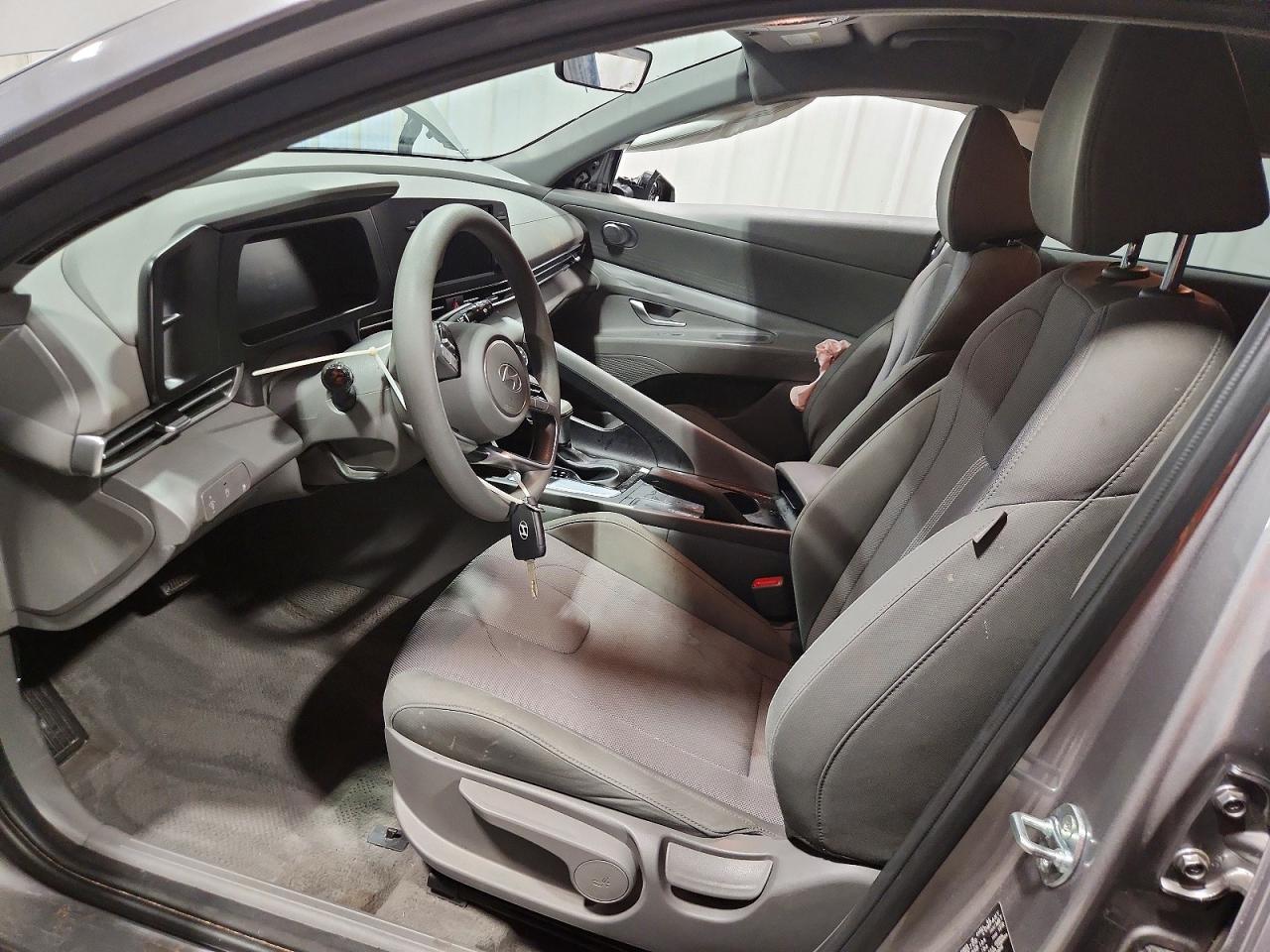 2025 HYUNDAI ELANTRA SE photo 19