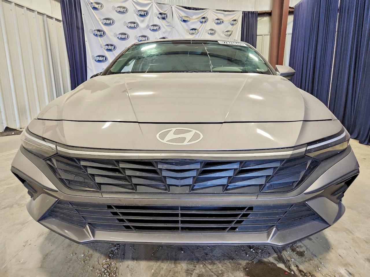 2025 HYUNDAI ELANTRA SE photo 13
