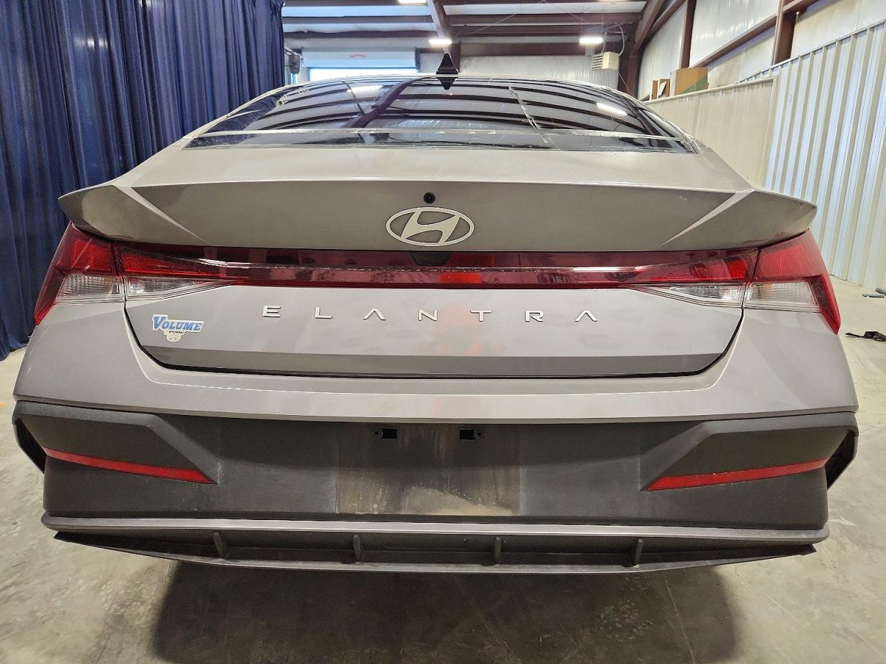 2025 HYUNDAI ELANTRA SE photo 16