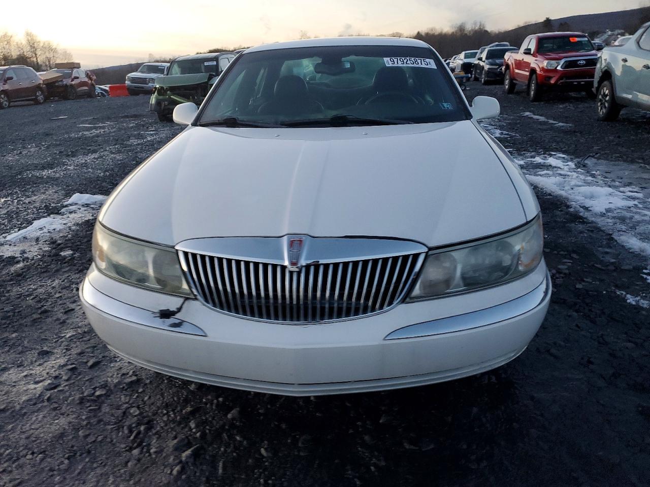 2002 LINCOLN CONTINENTAL photo 9