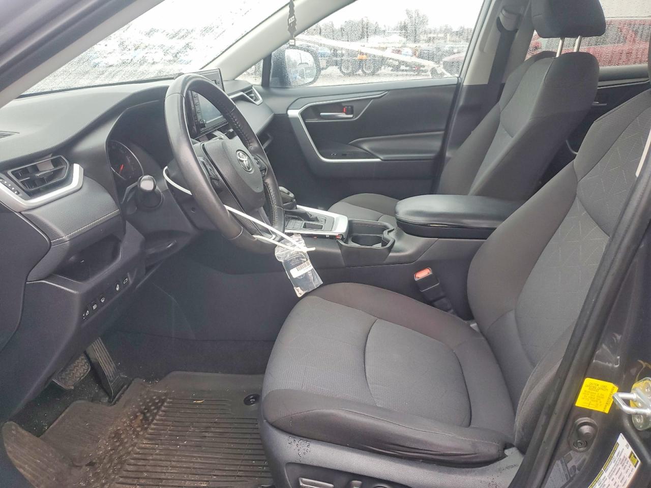 2019 TOYOTA RAV4 XLE photo 13