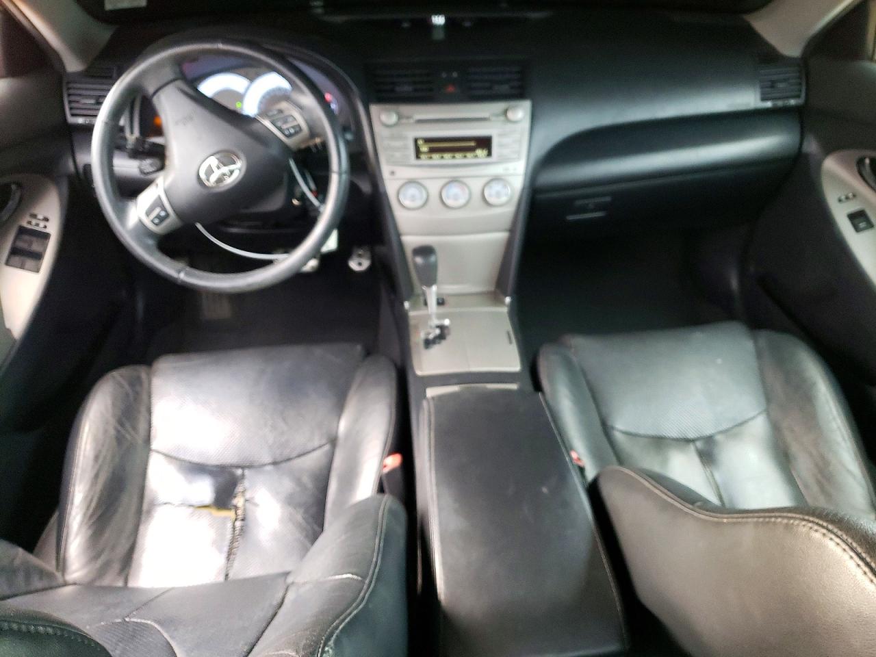 2011 TOYOTA CAMRY SE photo 8