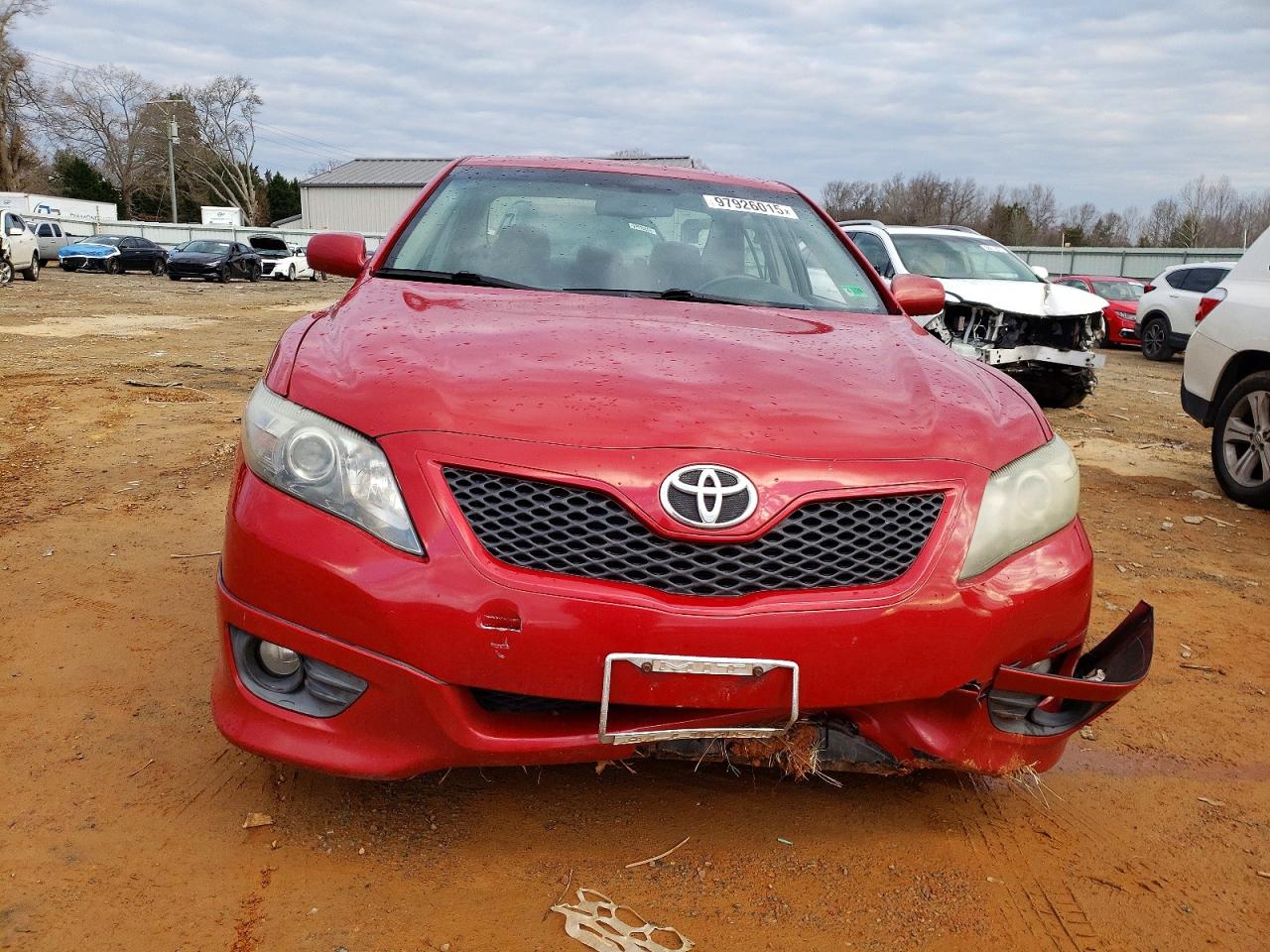 2011 TOYOTA CAMRY SE photo 5