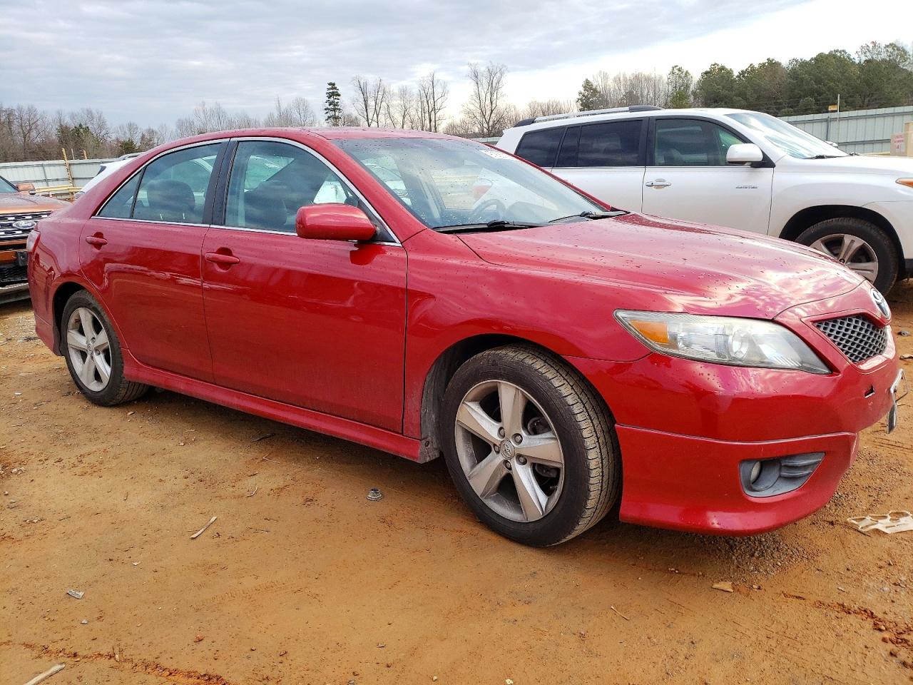 2011 TOYOTA CAMRY SE photo 4