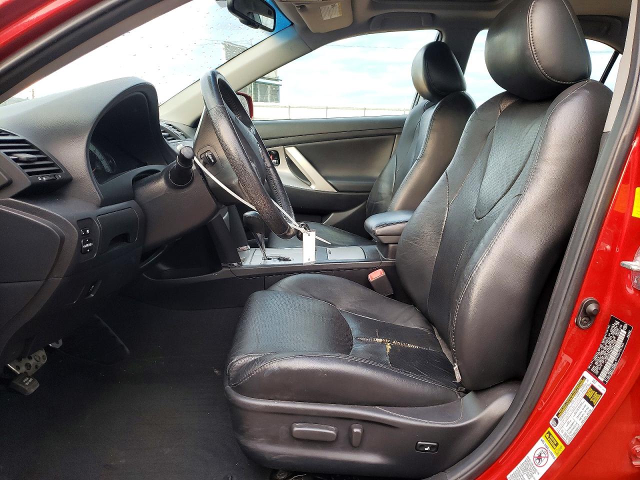 2011 TOYOTA CAMRY SE photo 7